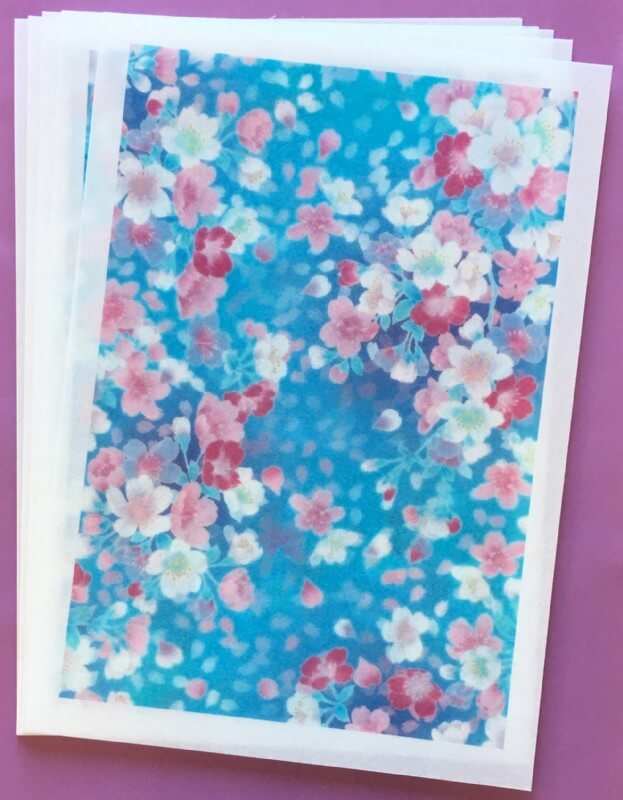 Patterned edible wafer paper