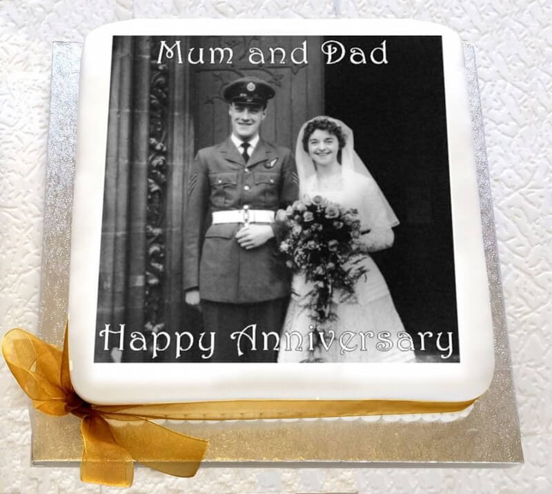 Celebrate a wedding anniversary with a photo cake