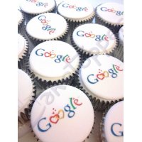 Google spread the love on Valentine's day with a set of G&#9829;&#9829;gle logo cupcakes
